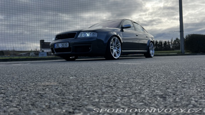 Audi RS6 sedan 2003