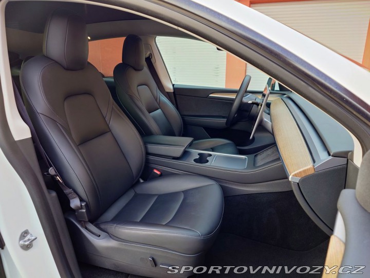 Tesla Model Y PRODÁNO 2022