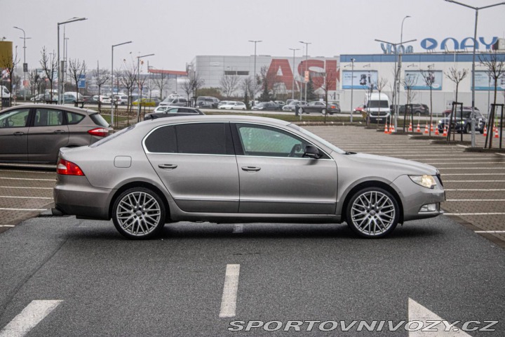 Škoda Superb 3.6 FSI V6 4x4 Elegance 2010