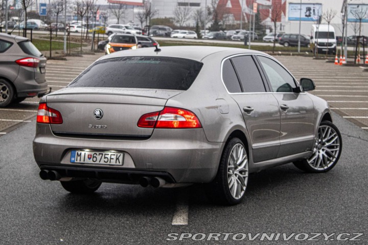 Škoda Superb 3.6 FSI V6 4x4 Elegance 2010