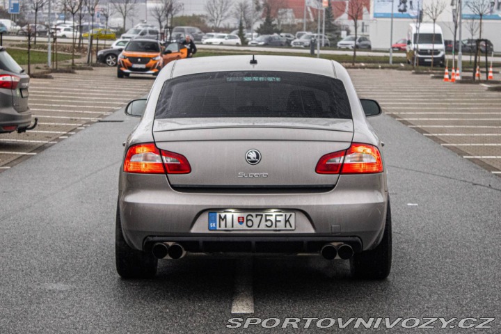 Škoda Superb 3.6 FSI V6 4x4 Elegance 2010