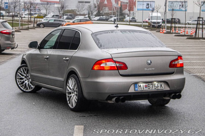 Škoda Superb 3.6 FSI V6 4x4 Elegance 2010
