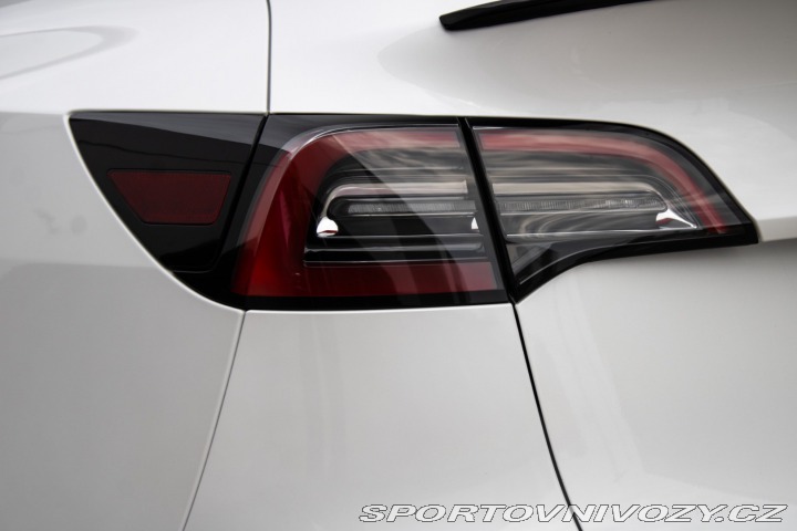 Tesla Model Y 324 kW, automat, 2021, L 2021
