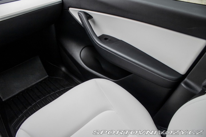 Tesla Model Y 324 kW, automat, 2021, L 2021