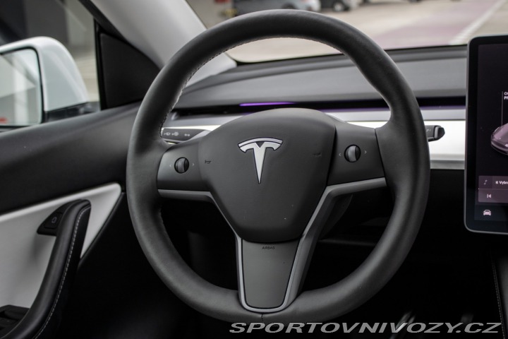 Tesla Model Y 324 kW, automat, 2021, L 2021