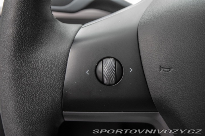 Tesla Model Y 324 kW, automat, 2021, L 2021