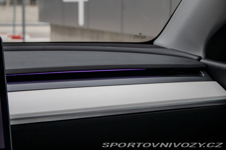 Tesla Model Y 324 kW, automat, 2021, L 2021