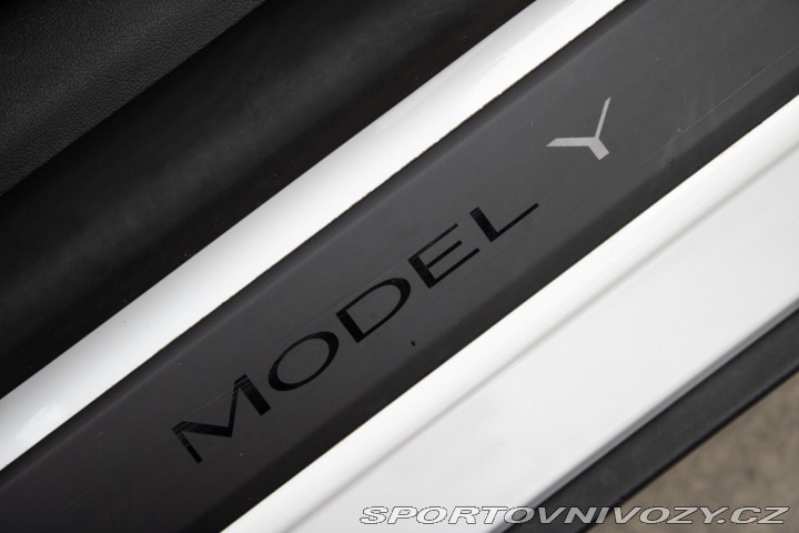Tesla Model Y 324 kW, automat, 2021, L 2021
