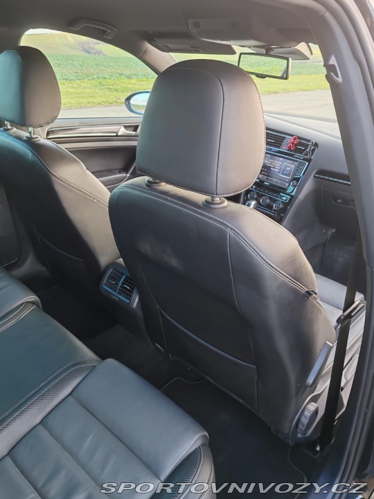 Volkswagen Golf R 2014