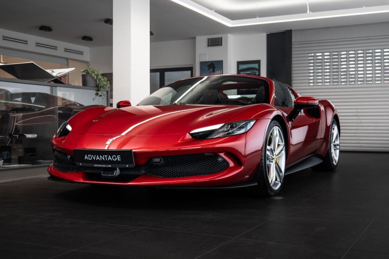 Ferrari 296 GTS Lift/CarPlay/Rosso im