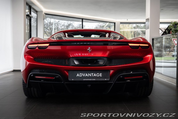 Ferrari 296 GTS Lift/CarPlay/Rosso im 2026