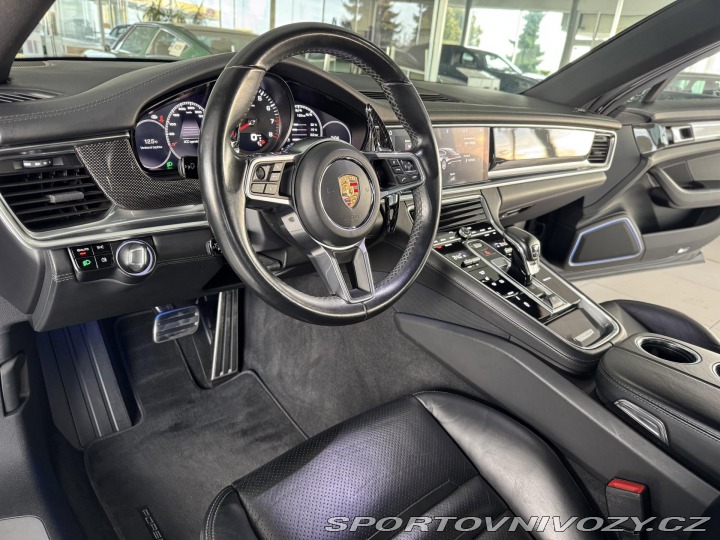 Porsche Panamera  1800