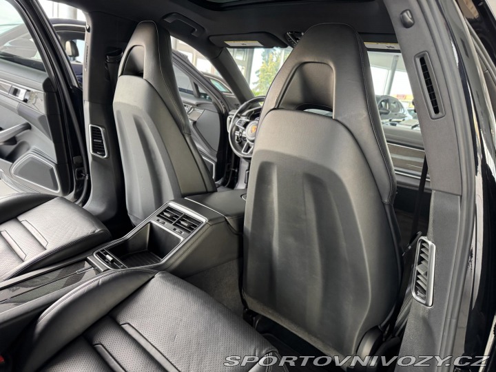 Porsche Panamera  1800