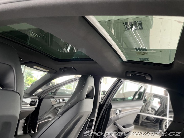 Porsche Panamera  1800