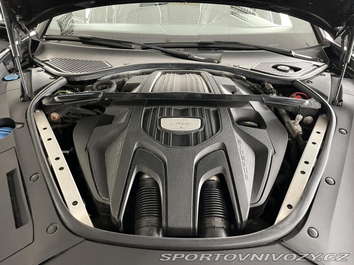 Porsche Panamera  1800