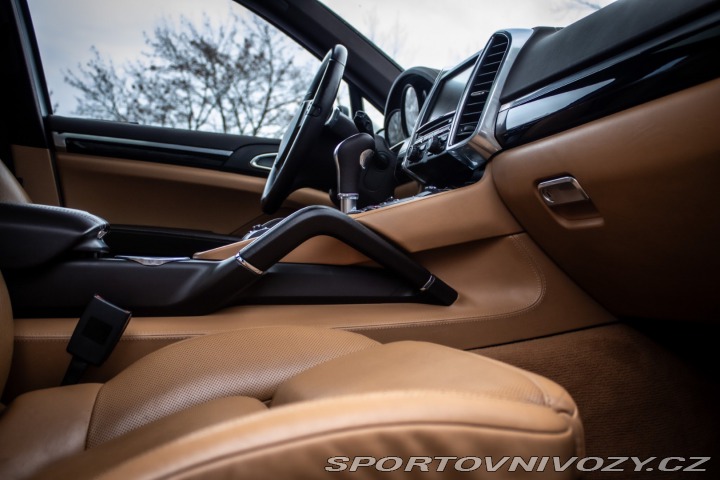 Porsche Cayenne S 4.8 Tiptronic S, 294kw 2011