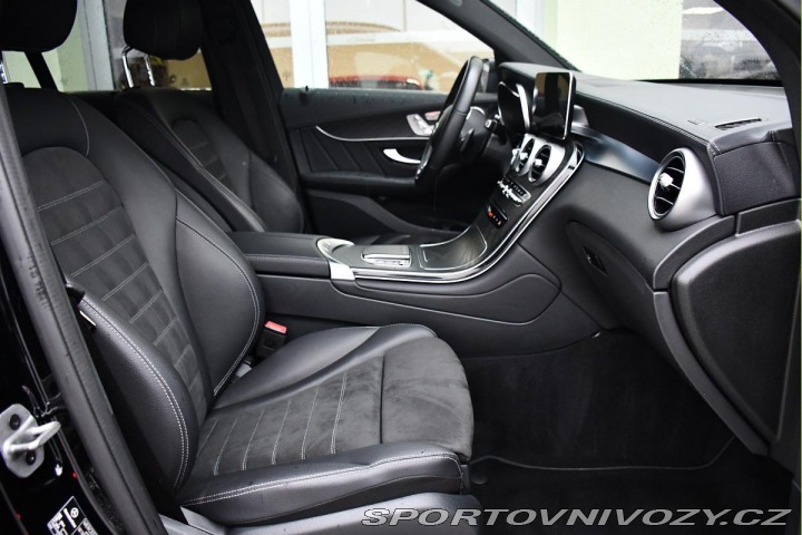 Mercedes-Benz Ostatní modely GLC 300e 4MATIC AMG TAŽNÉ 1M 2022