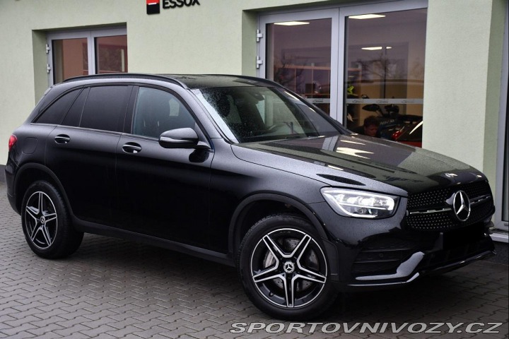 Mercedes-Benz Ostatní modely GLC 300e 4MATIC AMG TAŽNÉ 1M 2022