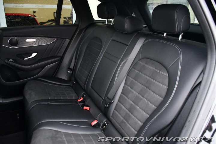 Mercedes-Benz Ostatní modely GLC 300e 4MATIC AMG TAŽNÉ 1M 2022
