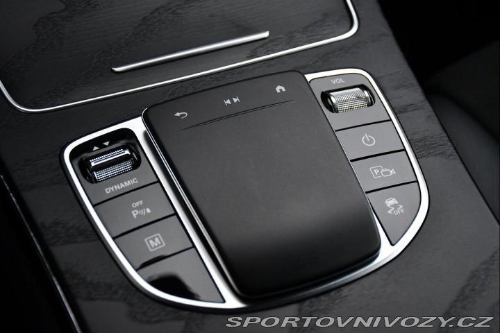 Mercedes-Benz Ostatní modely GLC 300e 4MATIC AMG TAŽNÉ 1M 2022