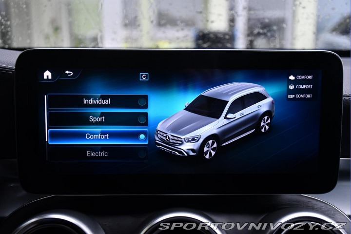 Mercedes-Benz Ostatní modely GLC 300e 4MATIC AMG TAŽNÉ 1M 2022