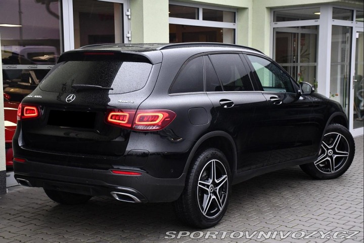 Mercedes-Benz Ostatní modely GLC 300e 4MATIC AMG TAŽNÉ 1M 2022