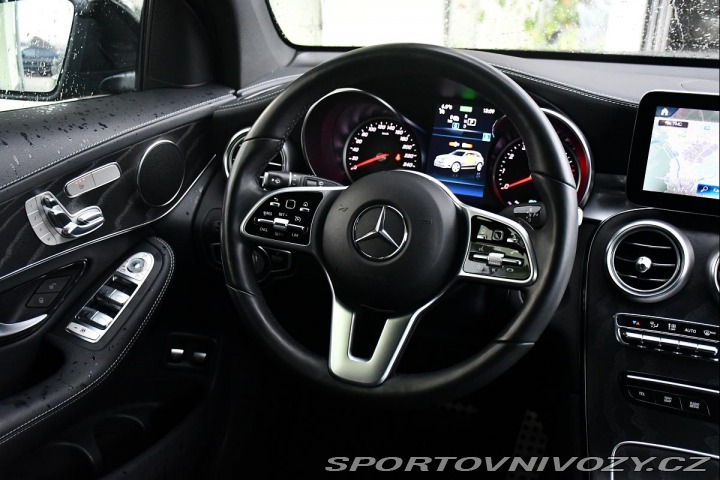 Mercedes-Benz Ostatní modely GLC 300e 4MATIC AMG TAŽNÉ 1M 2022