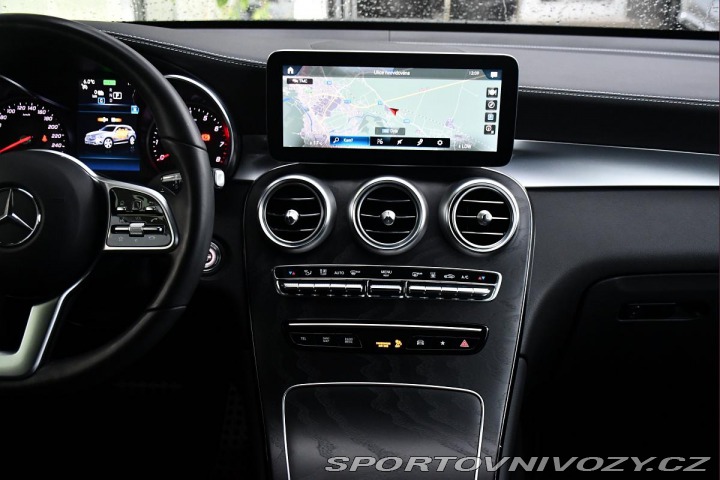 Mercedes-Benz Ostatní modely GLC 300e 4MATIC AMG TAŽNÉ 1M 2022