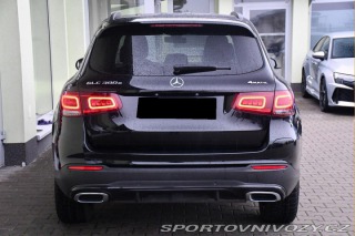 Mercedes-Benz Ostatní modely GLC 300e 4MATIC AMG TAŽNÉ 1M 2022