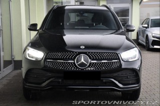 Mercedes-Benz Ostatní modely GLC 300e 4MATIC AMG TAŽNÉ 1M 2022