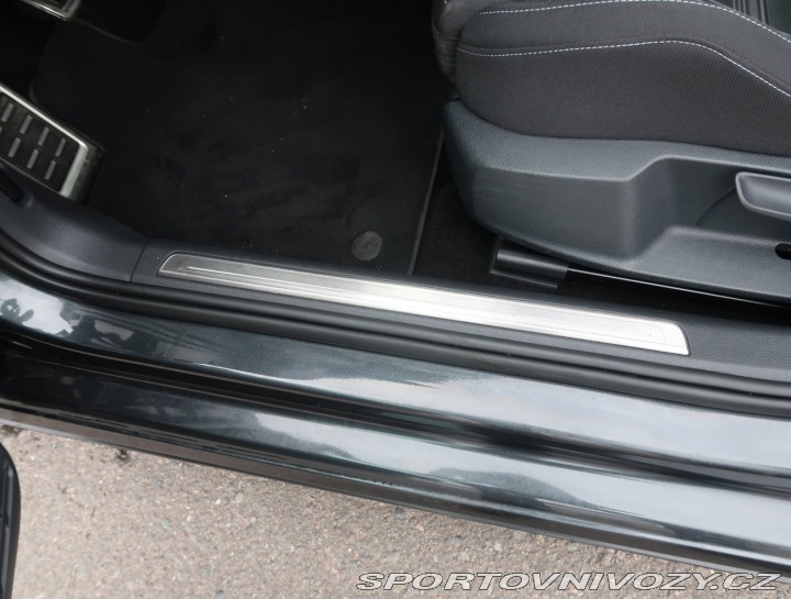 Volkswagen Golf Highline 2.0 TDI GTD 2016