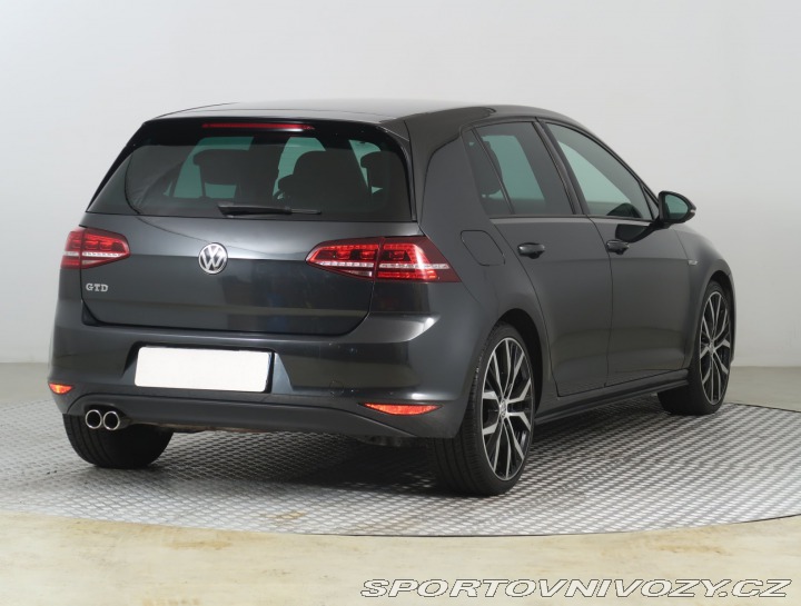 Volkswagen Golf Highline 2.0 TDI GTD 2016