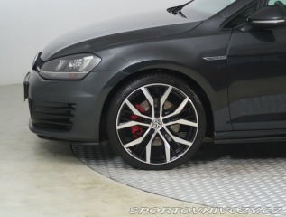 Volkswagen Golf Highline 2.0 TDI GTD 2016