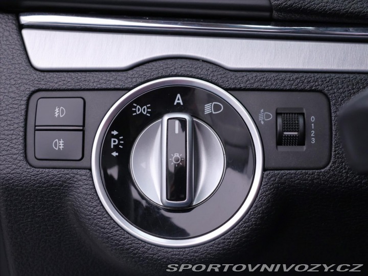 Mercedes-Benz E 2,2 CDI 125kW Elegance Ca 2011