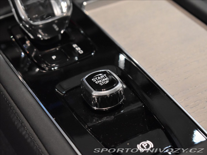 Volvo Ostatní modely XC90 2,0 T8  XC90 Plus Bright 2025