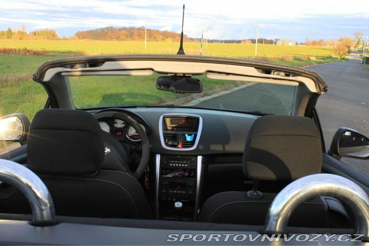 Peugeot 207 CC 1,6   CC (cabrio) 1800