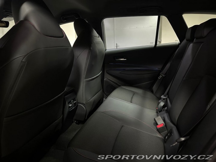 Toyota Corolla GR Sport 2.0 Hybrid e-CVT 2025