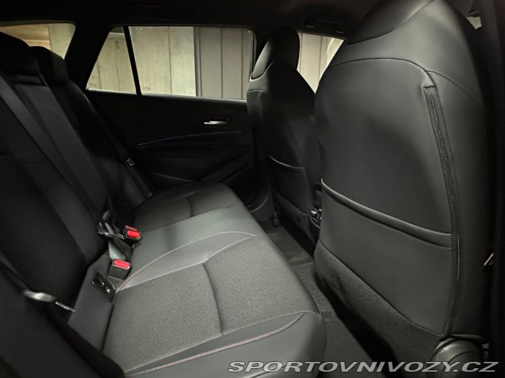 Toyota Corolla GR Sport 2.0 Hybrid e-CVT 2025