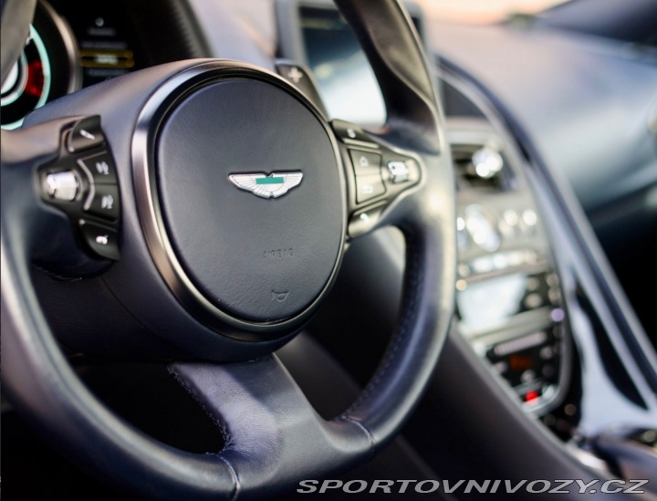 Aston Martin DB11 DB11 5.2 V12 | 360kamera 2016