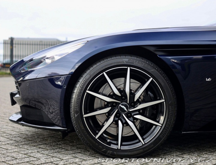 Aston Martin DB11 DB11 5.2 V12 | 360kamera 2016