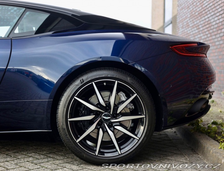 Aston Martin DB11 DB11 5.2 V12 | 360kamera 2016