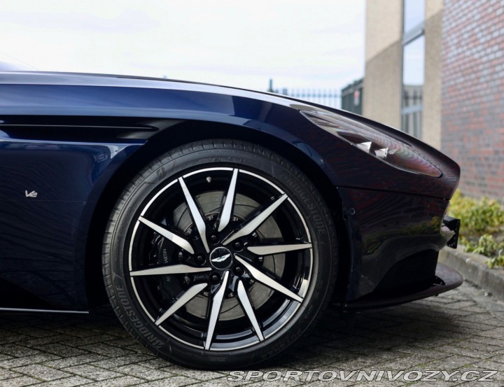 Aston Martin DB11 DB11 5.2 V12 | 360kamera 2016