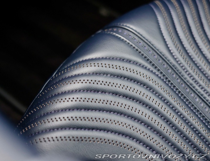 Aston Martin DB11 DB11 5.2 V12 | 360kamera 2016