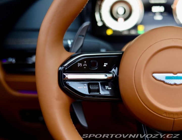 Aston Martin DB12 4.0 V8 Volante | Green m 2024