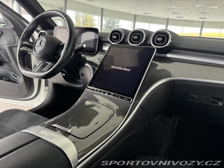Mercedes-Benz C 300e AMG 230kW*Nez.Topení 2022