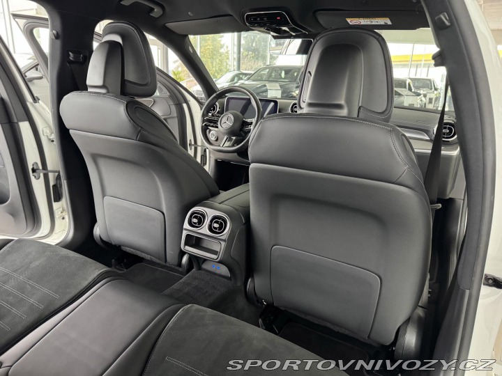 Mercedes-Benz C 300e AMG 230kW*Nez.Topení 2022