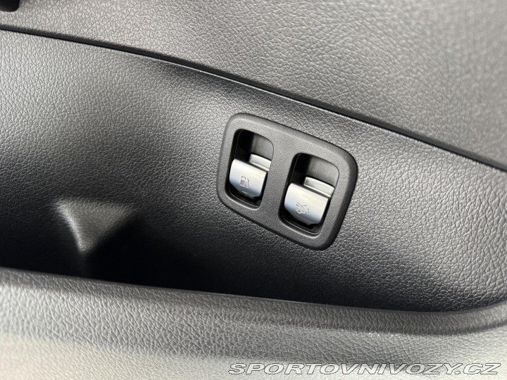 Mercedes-Benz C 300e AMG 230kW*REZERVACE! 2022