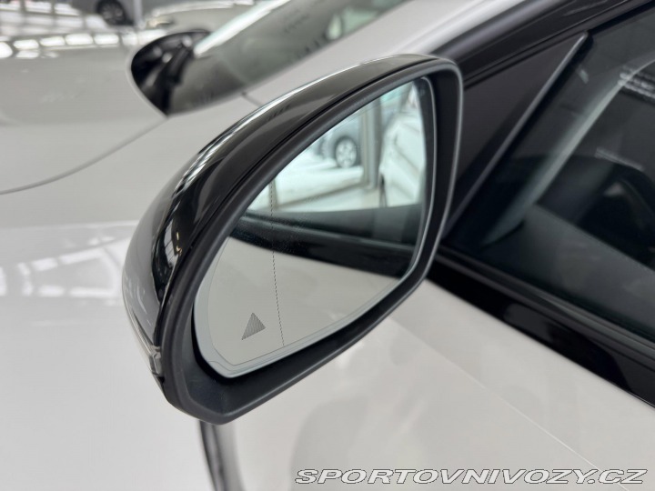 Mercedes-Benz C 300e AMG 230kW*REZERVACE! 2022