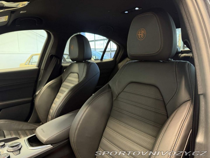 Alfa Romeo Giulia 2.0 Turbo 280k AT8 AWD  I 2025