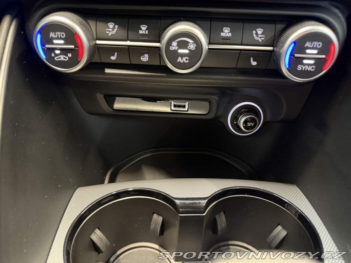 Alfa Romeo Giulia 2.0 Turbo 280k AT8 AWD  I 2025